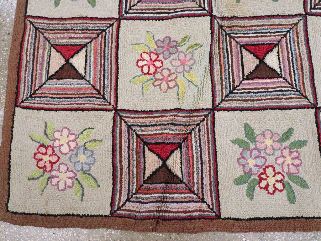 Vintage American Hook Rug, No.21718 - Staging