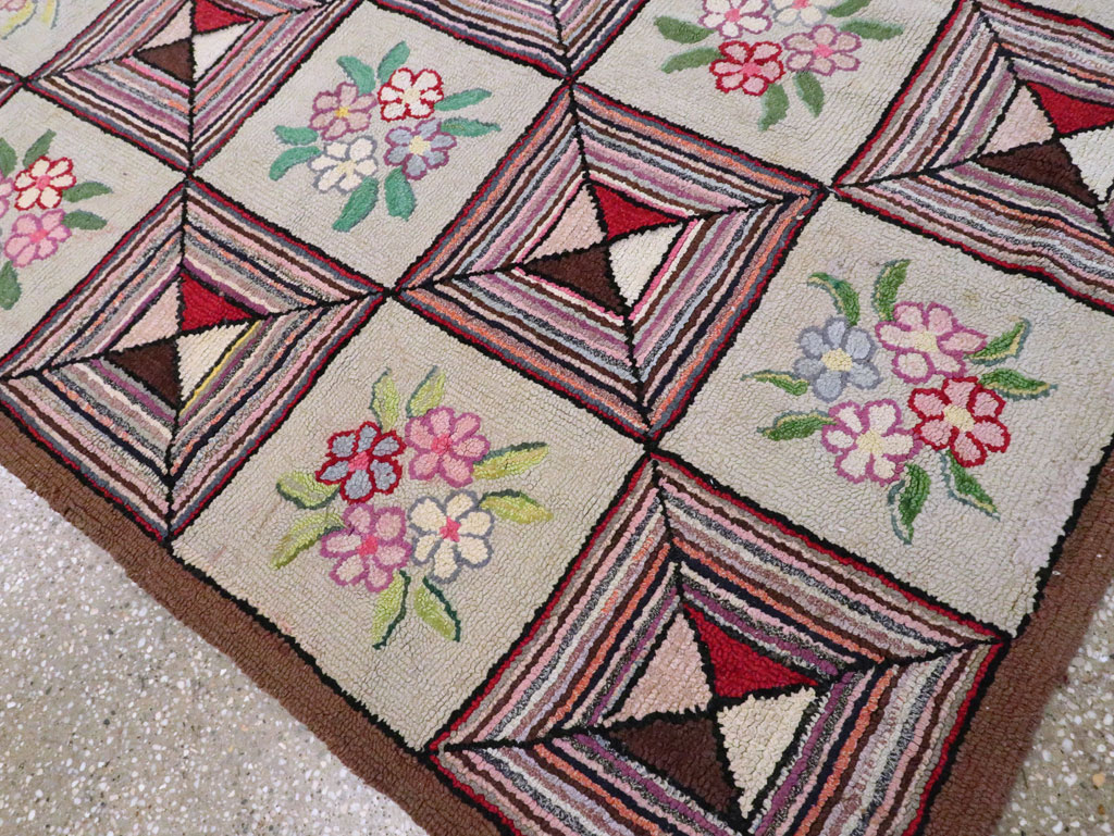 Vintage American Hook Rug, No.21718 - Staging