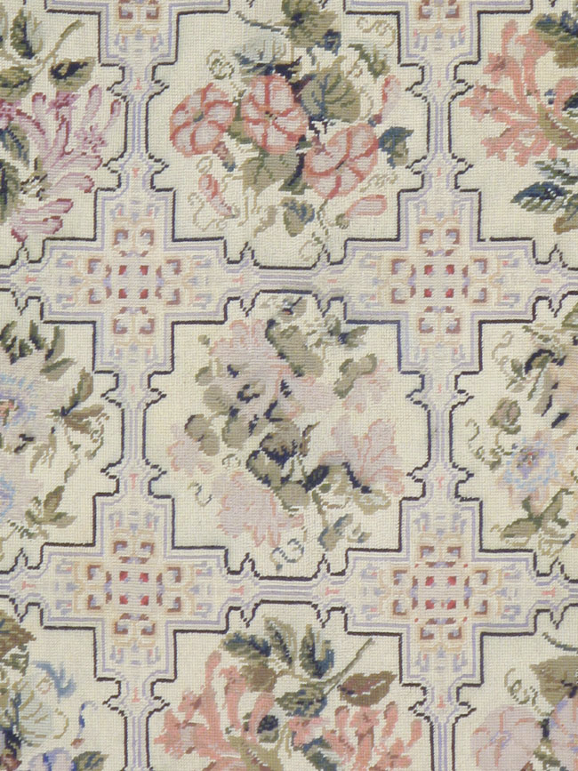 Antique English Needle-Point Carpet, No.21722 - Staging