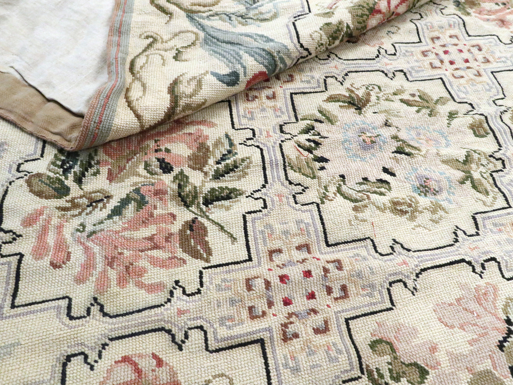 Antique English Needle-Point Carpet, No.21722 - Staging