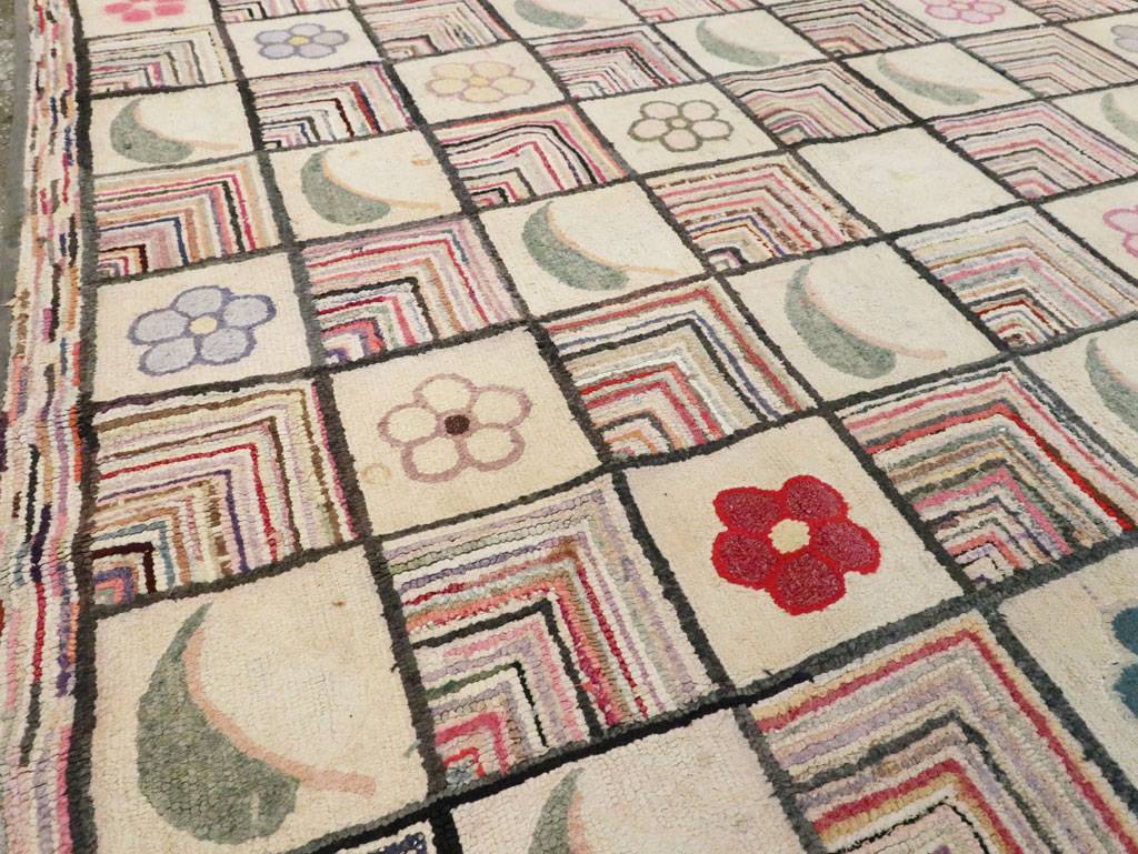 Antiqiue American Hook Rug, No.21751 - Staging