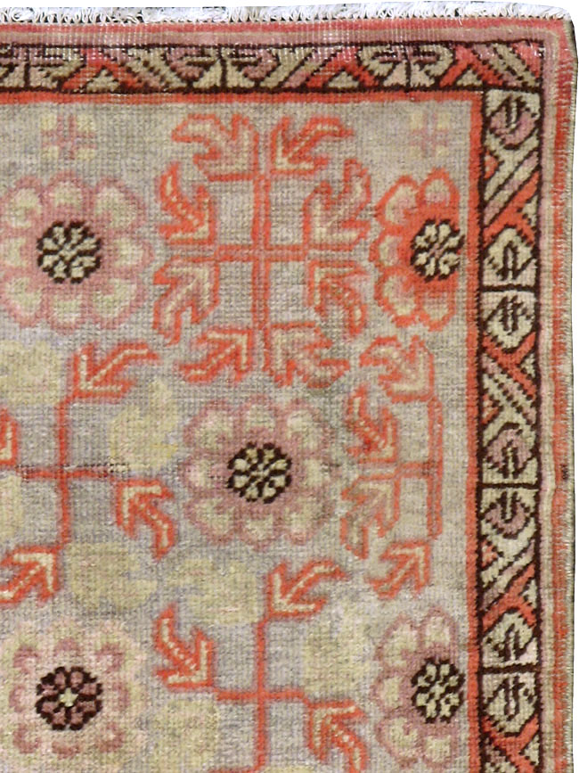 Vintage East Turkestan Khotan Rug, No.21842 - Staging