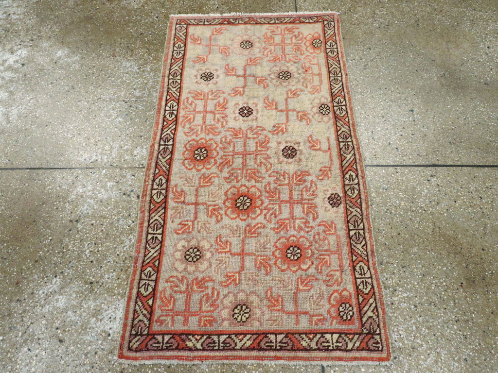 Vintage East Turkestan Khotan Rug, No.21842 - Staging
