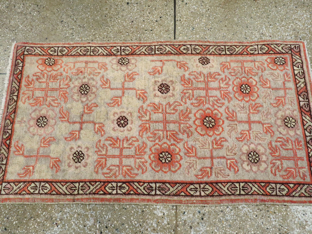 Vintage East Turkestan Khotan Rug, No.21842 - Staging