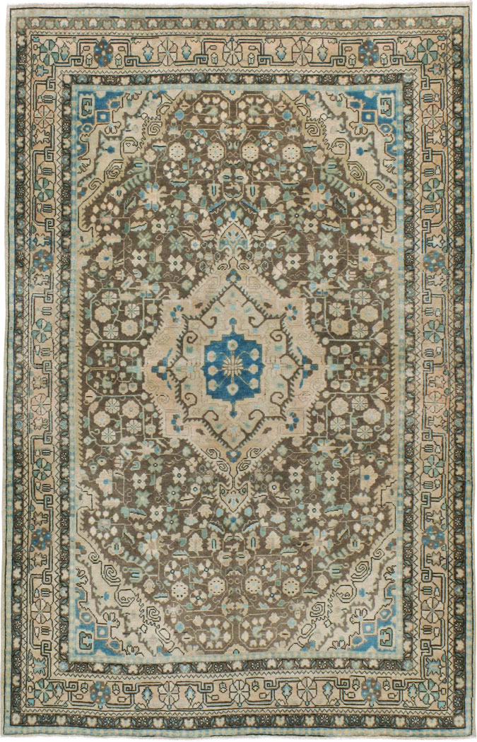 Antique Persian Sarouk Rug, No.21865 - Staging
