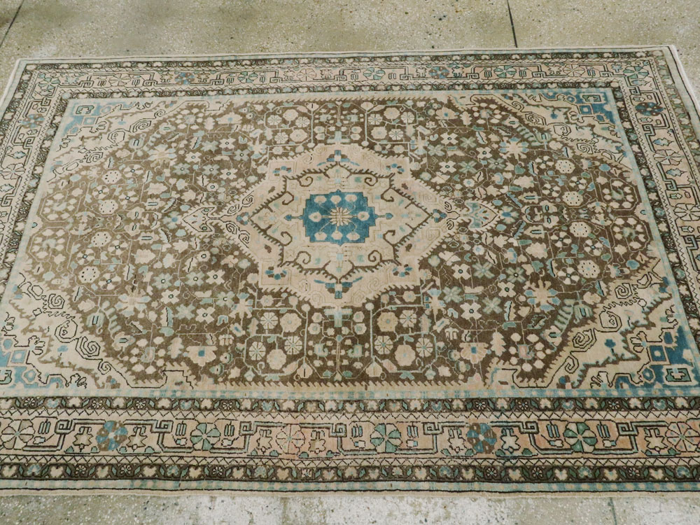 Antique Persian Sarouk Rug, No.21865 - Staging