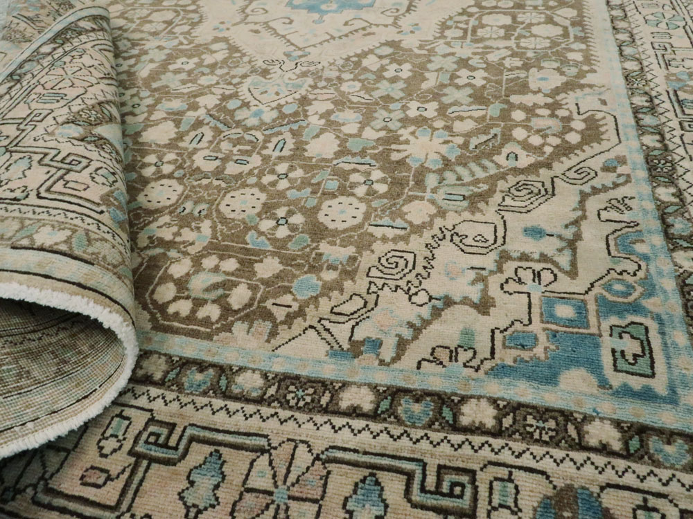 Antique Persian Sarouk Rug, No.21865 - Staging