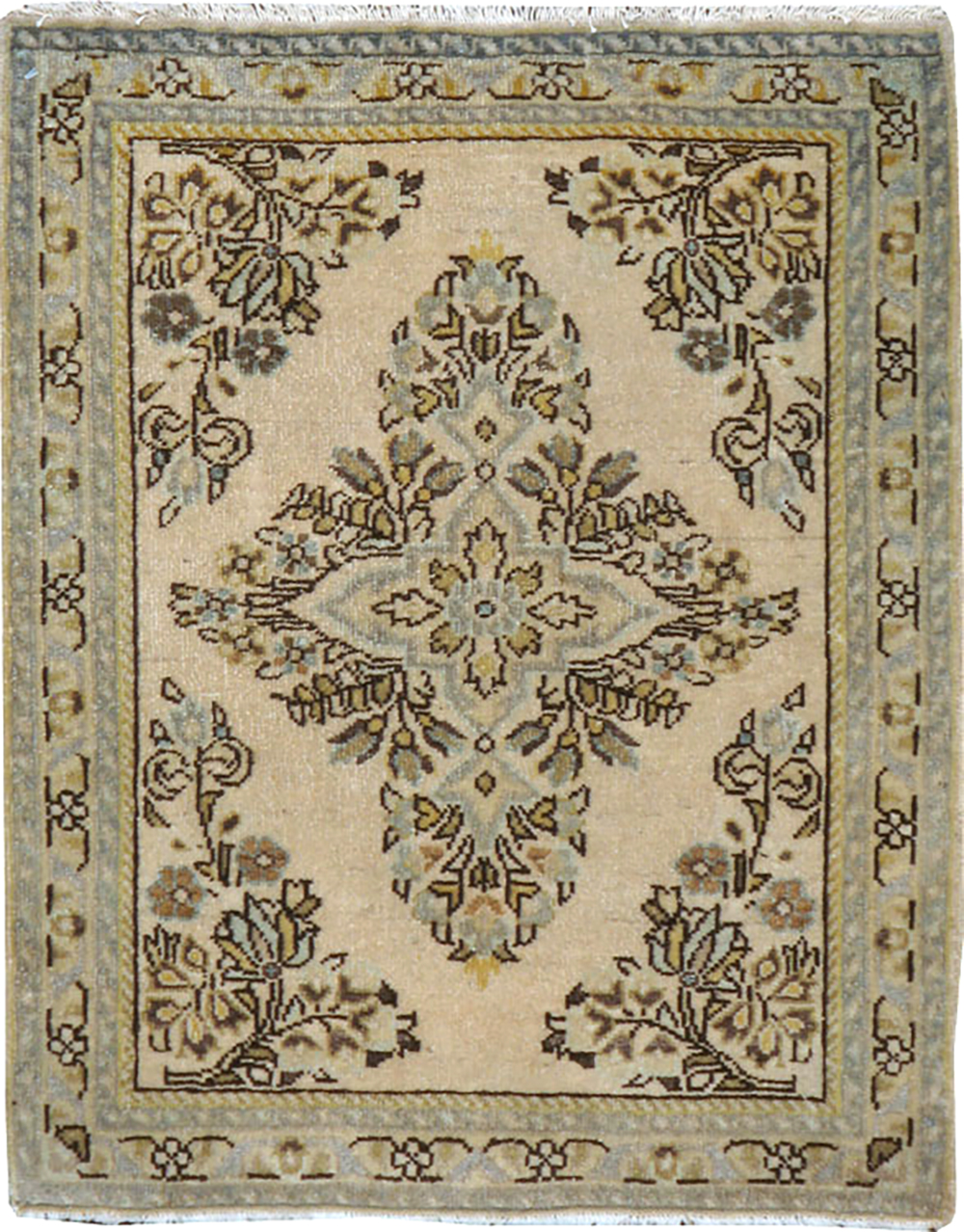 Vintage Persian Sarouk Rug, No.21877 - Staging