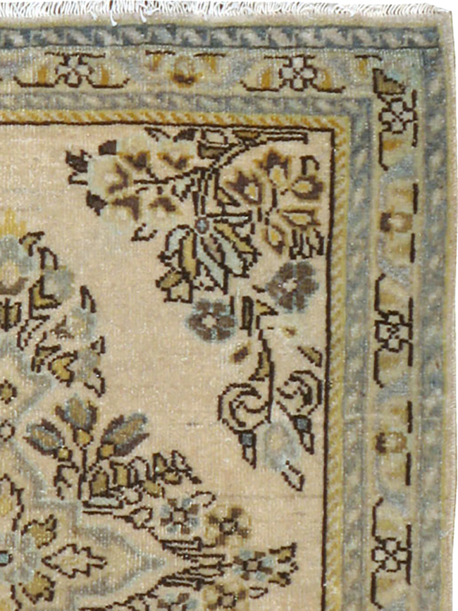 Vintage Persian Sarouk Rug, No.21877 - Staging