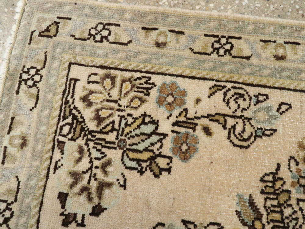 Vintage Persian Sarouk Rug, No.21877 - Staging