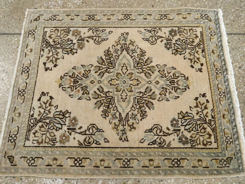 Vintage Persian Sarouk Rug, No.21877 - Staging