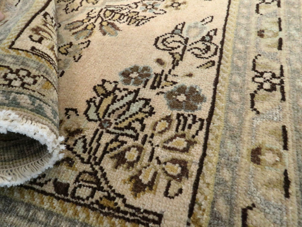 Vintage Persian Sarouk Rug, No.21877 - Staging