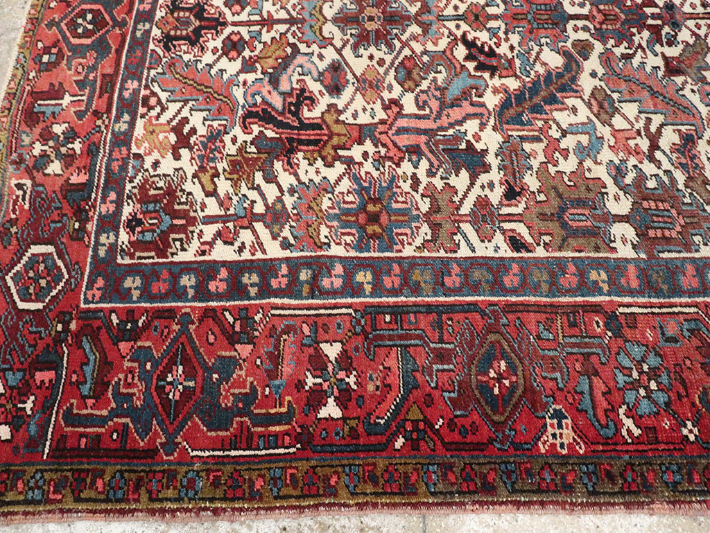 Vintage Persian Heriz Carpet, No.21919 - Staging