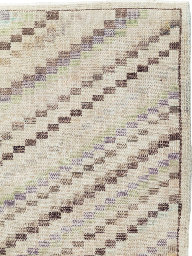 Vintage Anatolian Rug, No.21927 - Staging