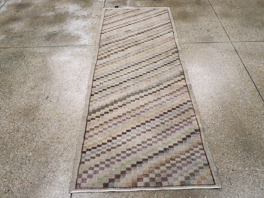 Vintage Anatolian Rug, No.21927 - Staging
