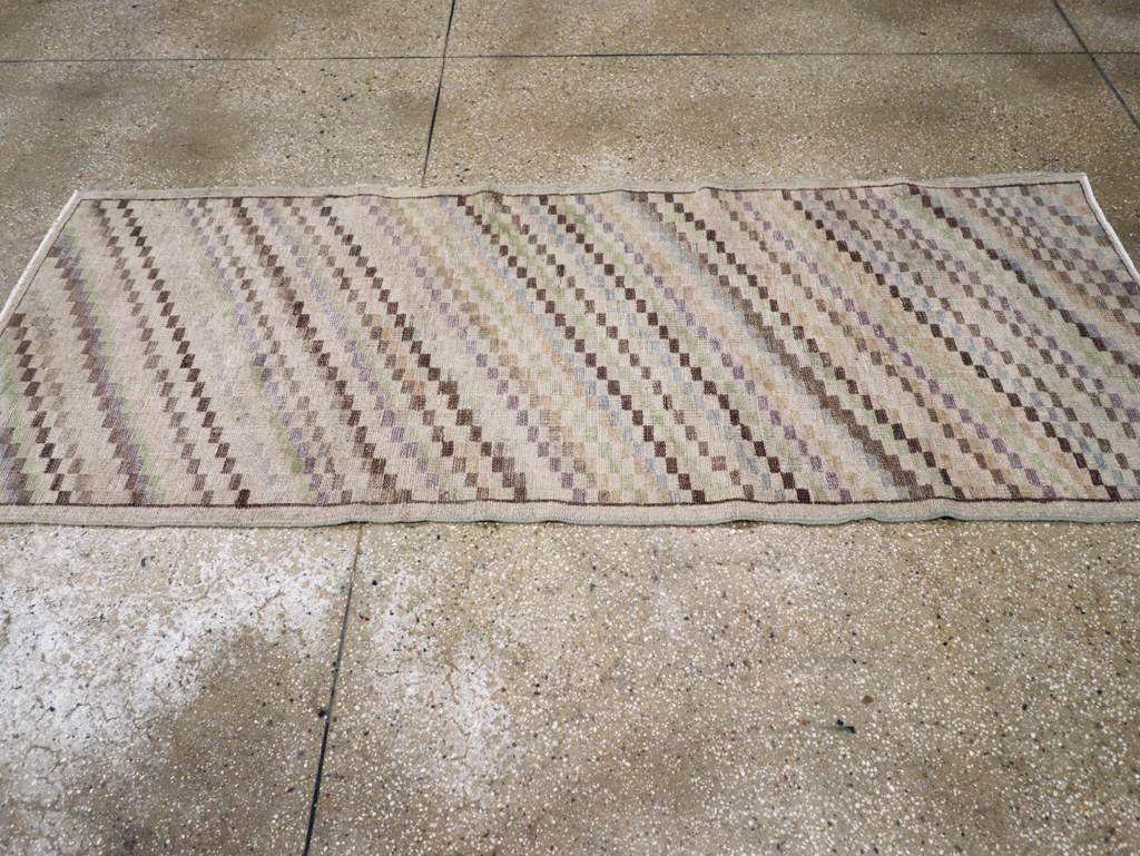 Vintage Anatolian Rug, No.21927 - Staging