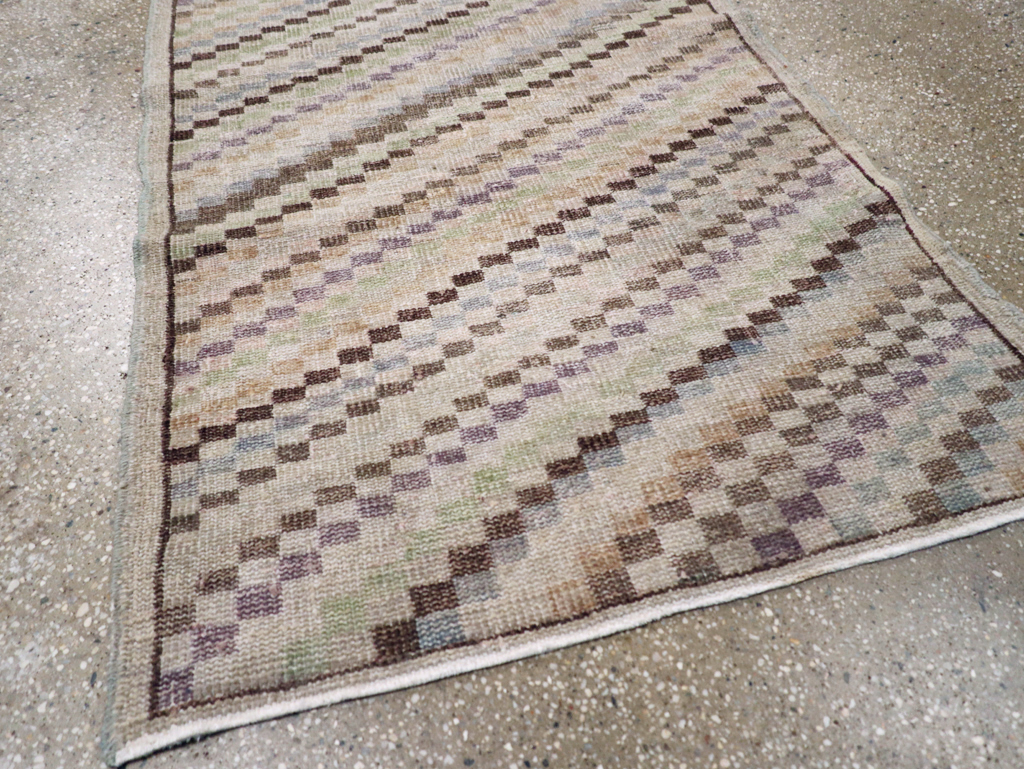 Vintage Anatolian Rug, No.21927 - Staging