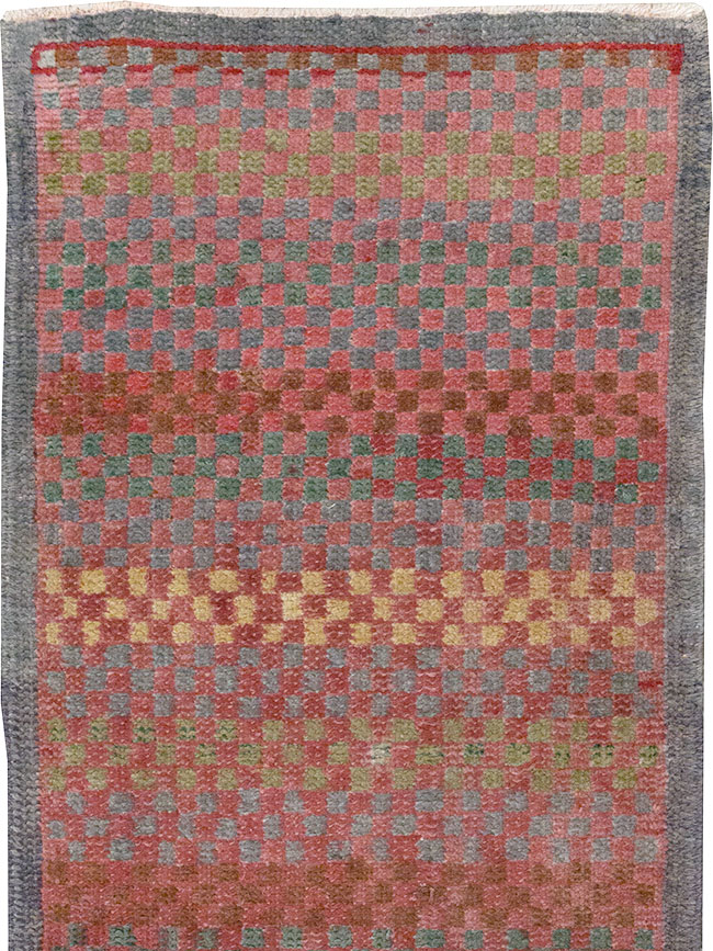 Vintage Turkish Anatolian Small Runner, No.21929 - Staging
