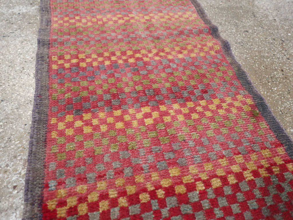 Vintage Turkish Anatolian Small Runner, No.21929 - Staging