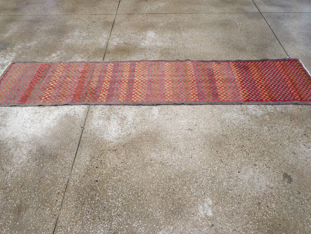 Vintage Turkish Anatolian Small Runner, No.21929 - Staging