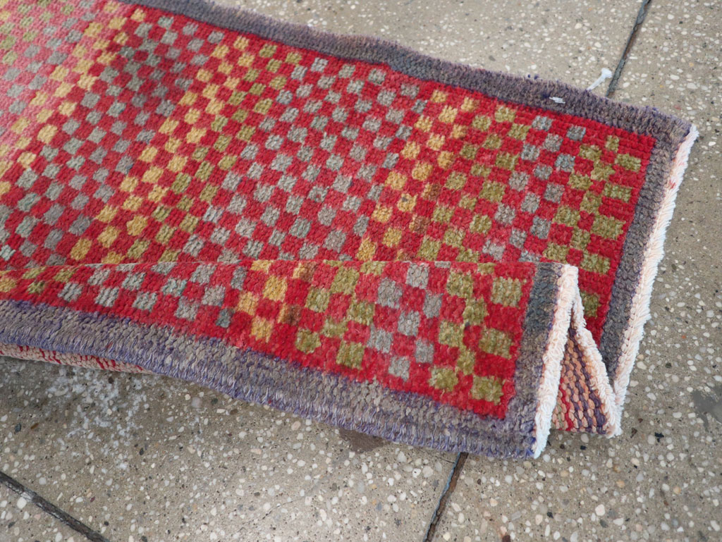 Vintage Turkish Anatolian Small Runner, No.21929 - Staging