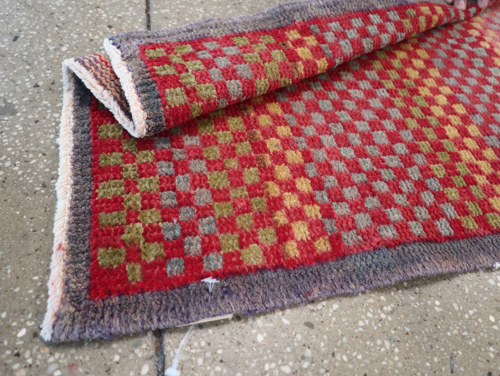 Vintage Turkish Anatolian Small Runner, No.21929 - Staging