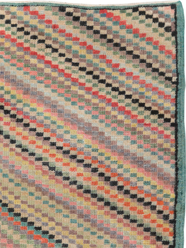 Vintage Turkish Anatolian Throw Rug, No.21933 - Staging