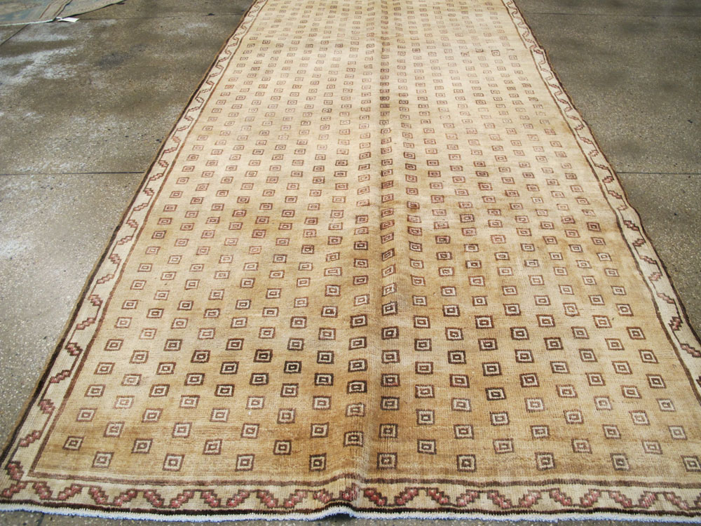 Vintage Turkish Anatolian Wide Gallery Runner, No.21938 - Staging