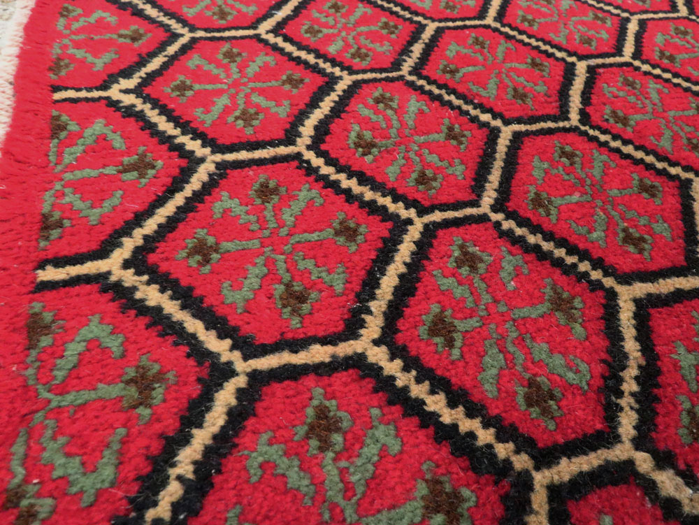 Vintage Turkish Anatolian Rug, No.21942 - Staging