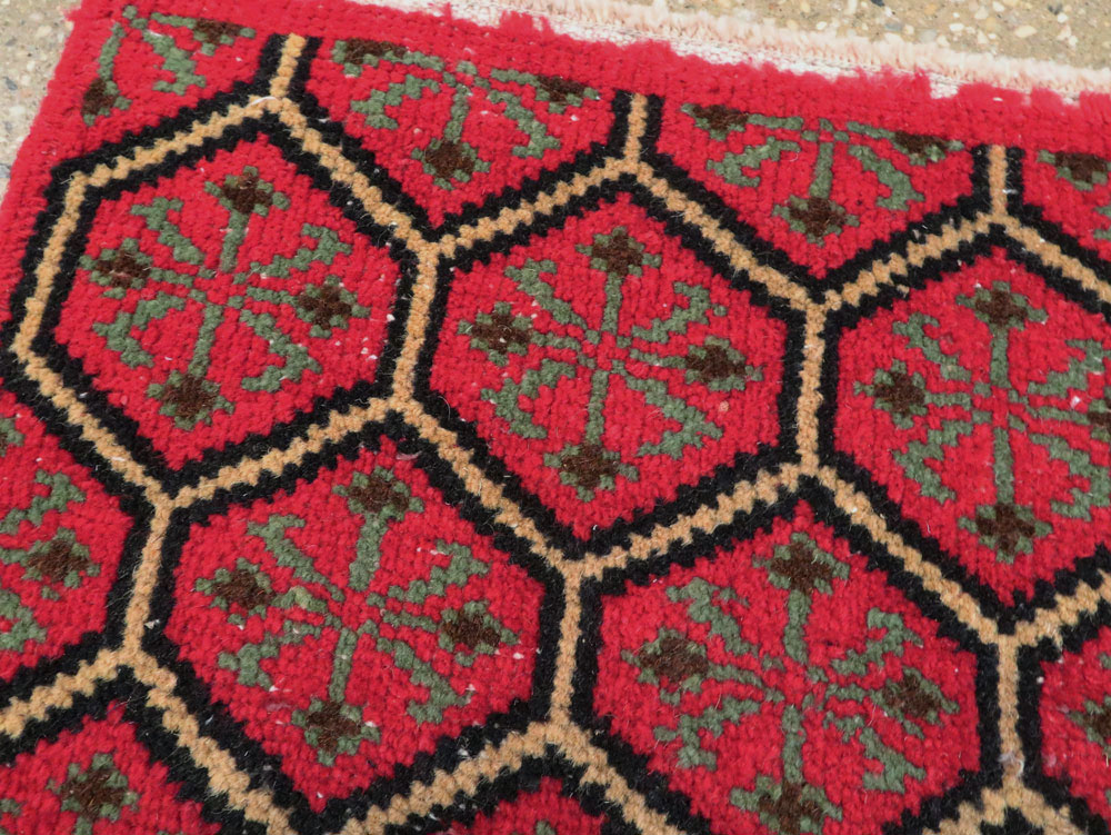 Vintage Turkish Anatolian Rug, No.21942 - Staging