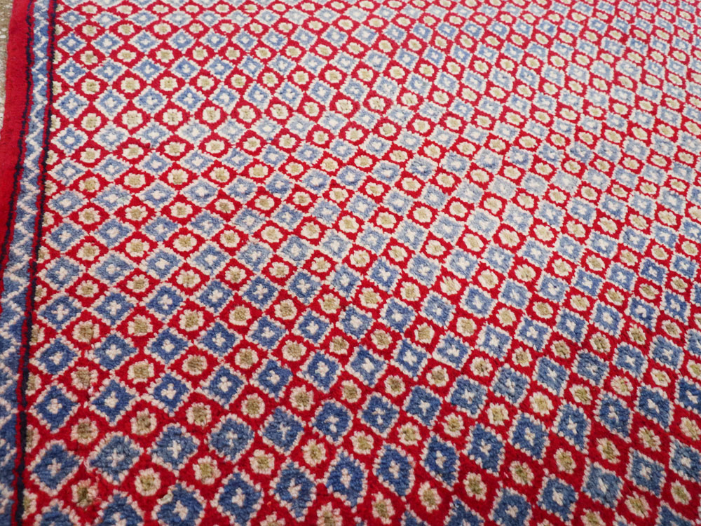 Vintage Persian Kashan Modernist Rug (Pair: 2 of 2), No.22049 - Staging