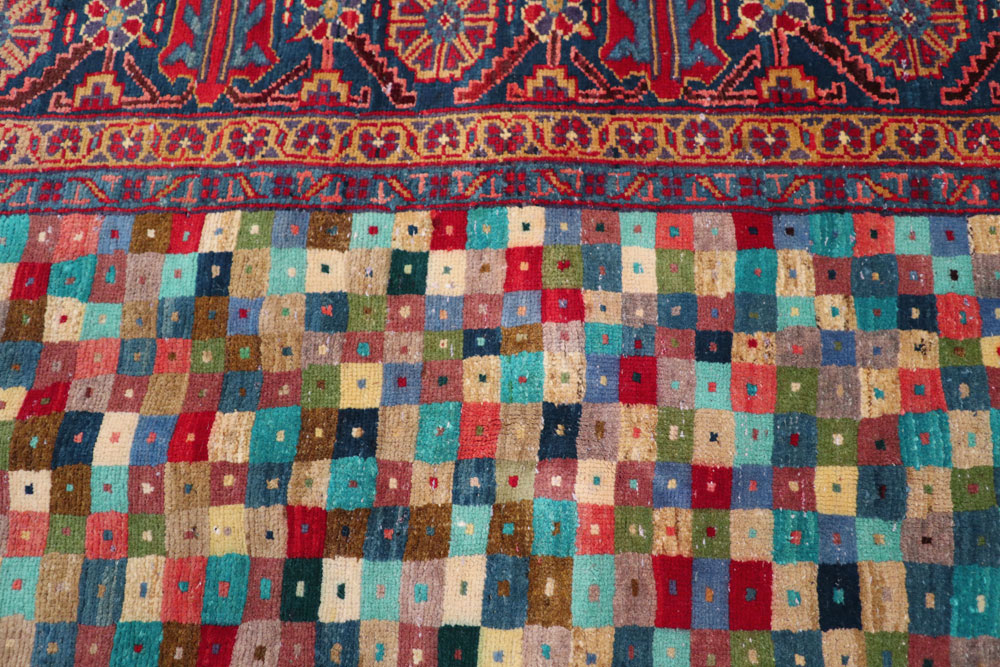 Vintage Persian Veece Carpet, No.22057 - Staging