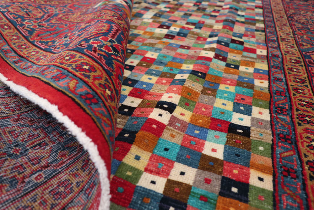 Vintage Persian Veece Carpet, No.22057 - Staging