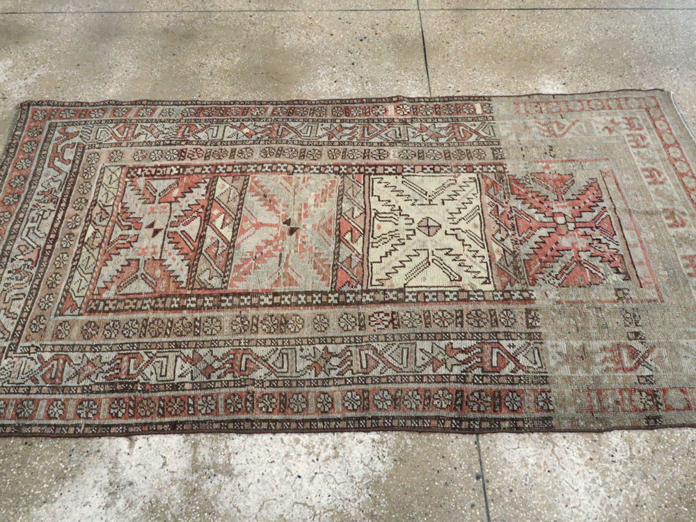 Antique Persian Kurd Bidjar Rug, No.22100 - Staging