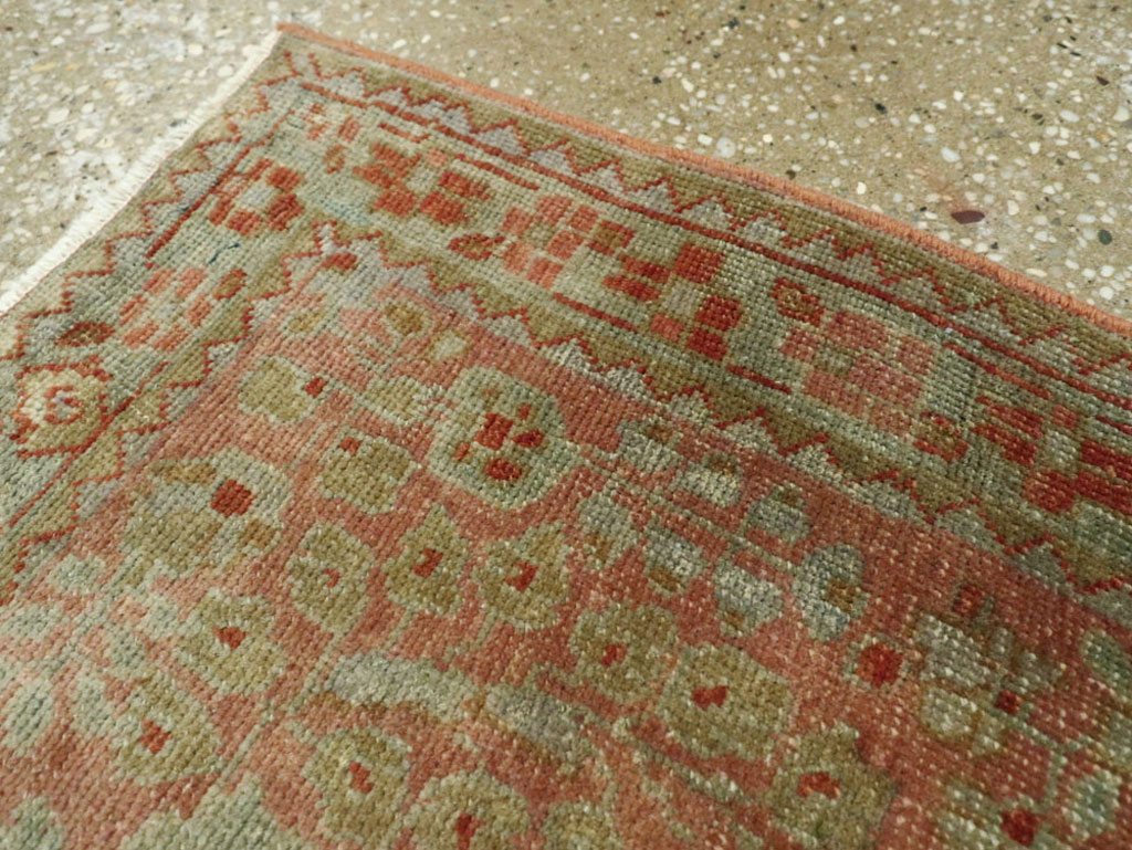 Antique Persian Sarouk Rug, No.22134 - Staging