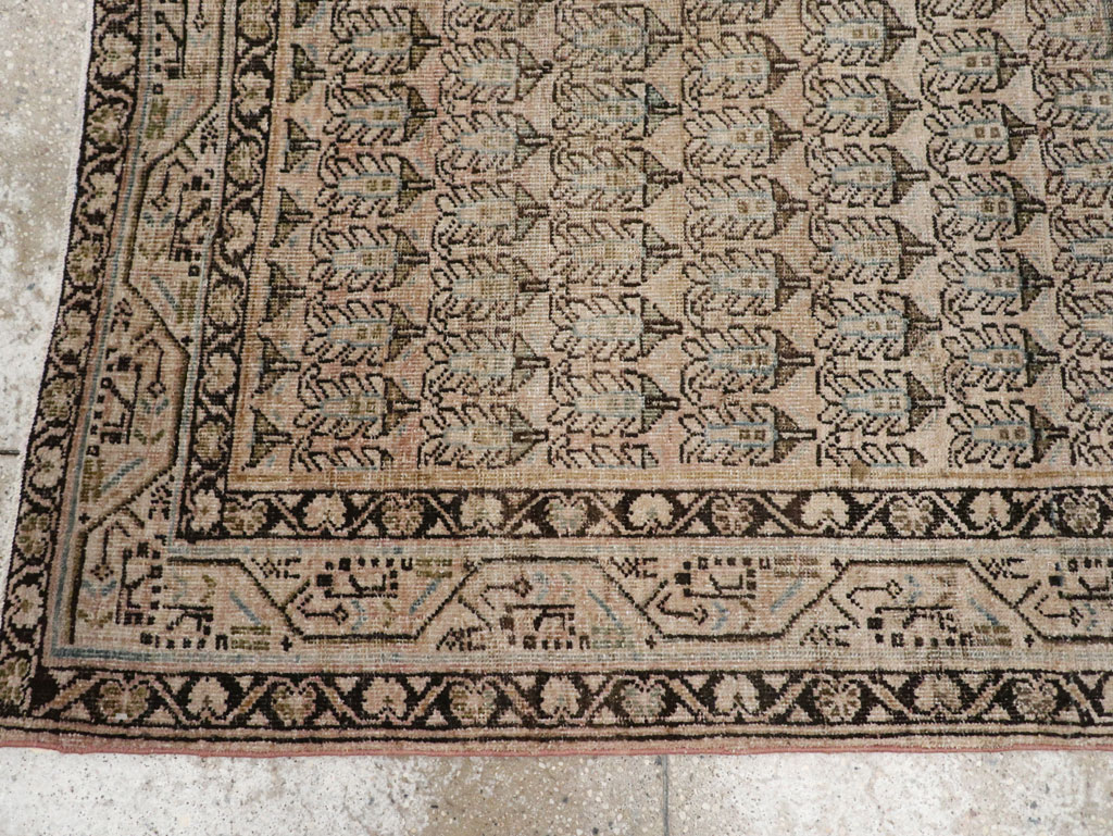 Vintage Persian Mahal Rug, No.22315 - Staging