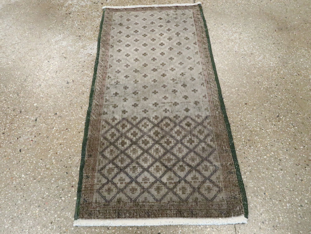 Vintage Persian Tabriz Rug, No.22322 - Staging