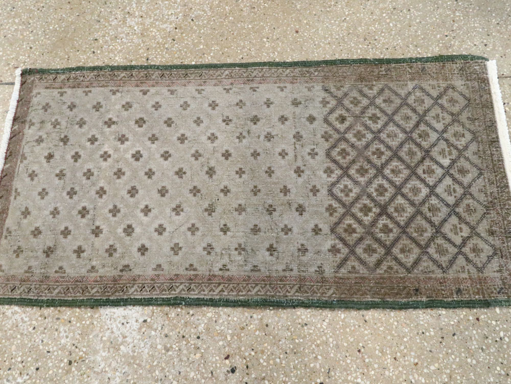 Vintage Persian Tabriz Rug, No.22322 - Staging