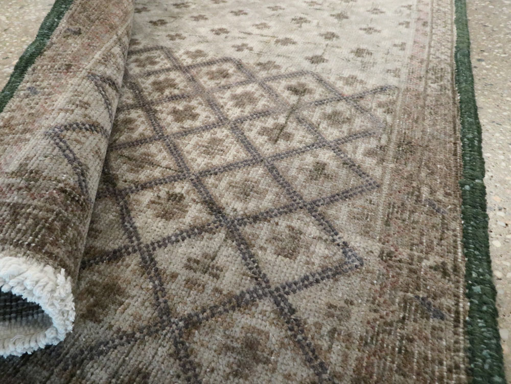 Vintage Persian Tabriz Rug, No.22322 - Staging