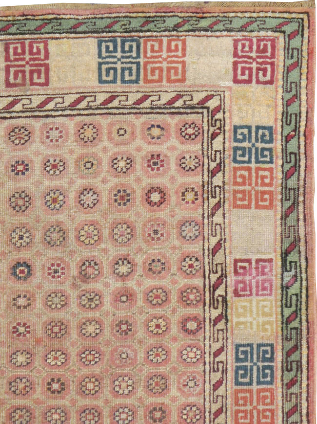 Antique Indian Agra Rug, No.22335 - Staging