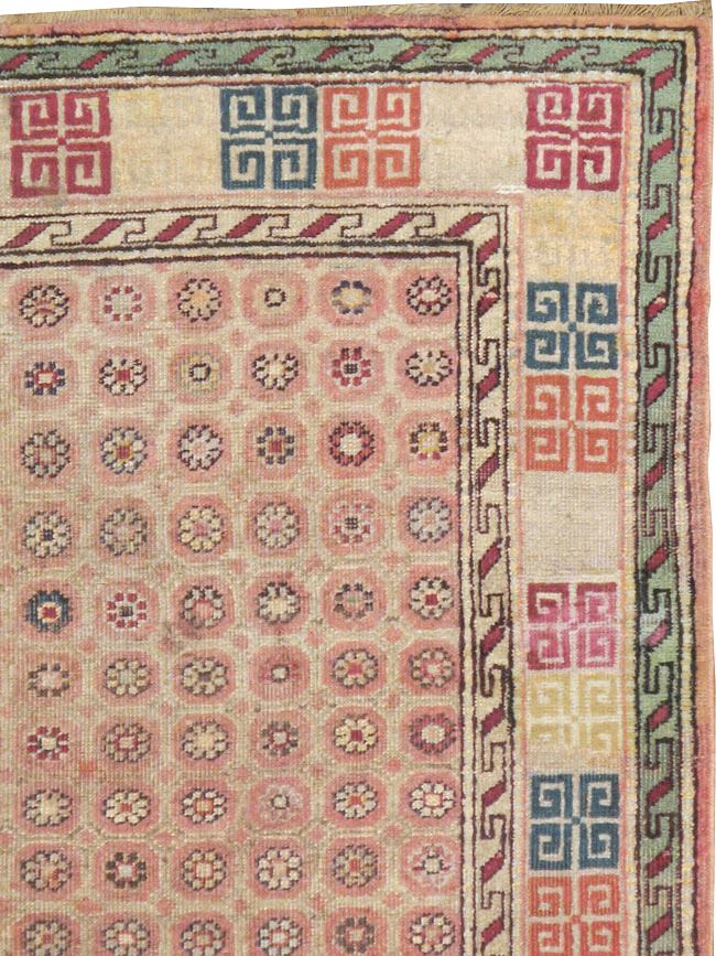 Antique Indian Agra Rug, No.22335 - Staging