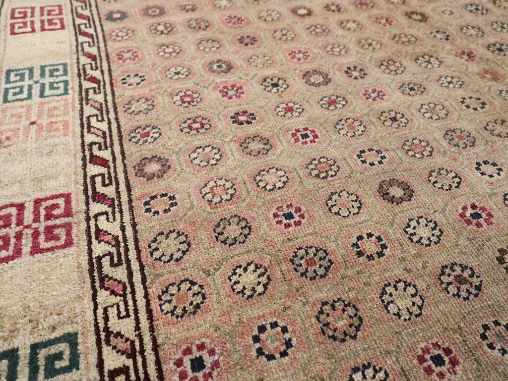 Antique Indian Agra Rug, No.22335 - Staging