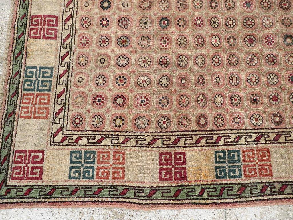 Antique Indian Agra Rug, No.22335 - Staging