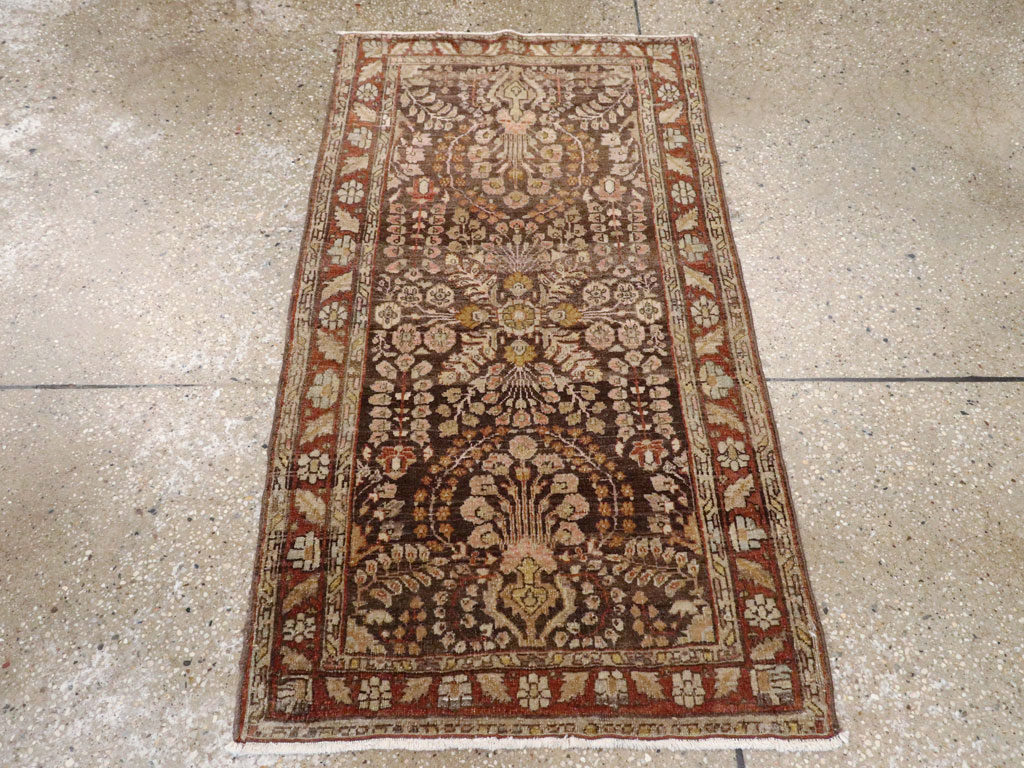 Vintage Persian Sarouk Rug, No.22346 - Staging