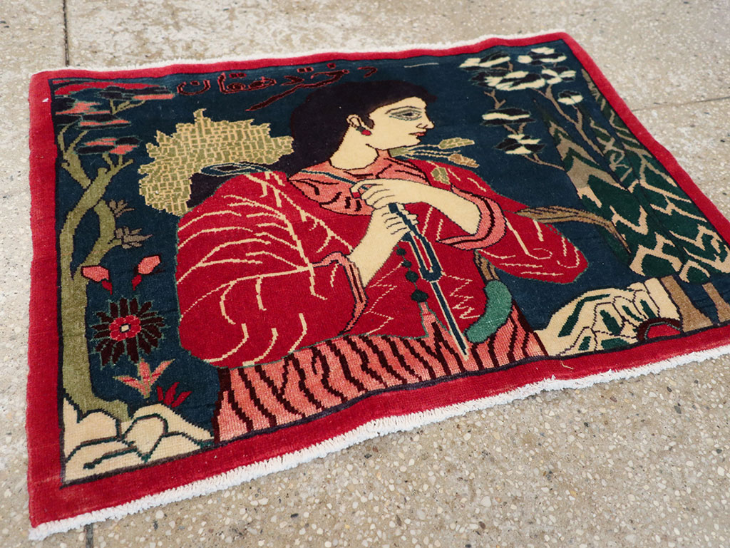 Vintage Persian Mahal Pictorial Rug, No.22402 - Staging