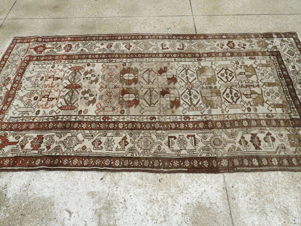 Antique Persian Kurd Bidjar Rug, No.22423 - Staging