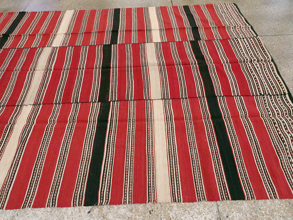 Vintage Persian Flat-weave Kilim, No.22508 - Staging