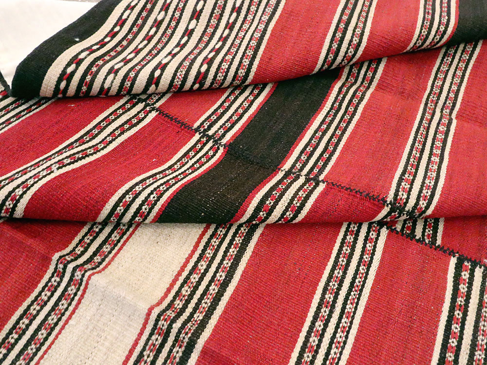 Vintage Persian Flat-weave Kilim, No.22508 - Staging