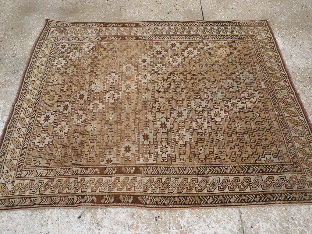 Antique Caucasian Shirvan Accent Rug, No.22558 - Staging