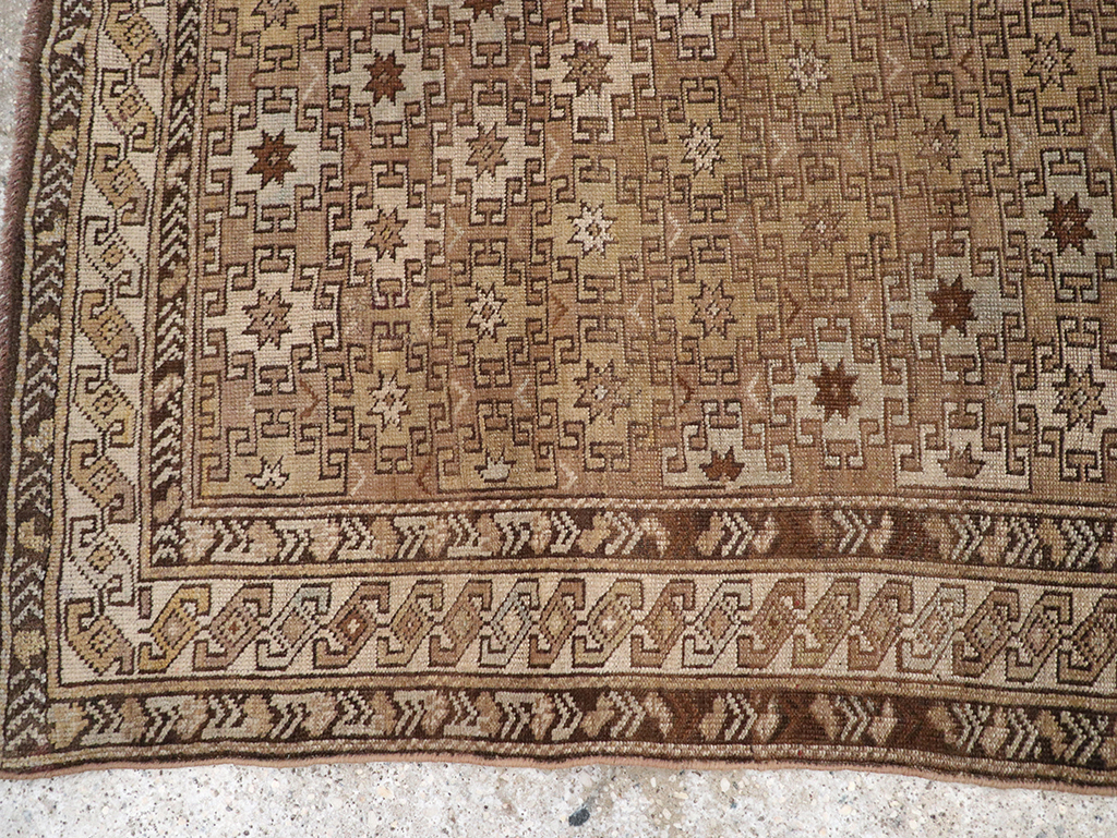Antique Caucasian Shirvan Accent Rug, No.22558 - Staging